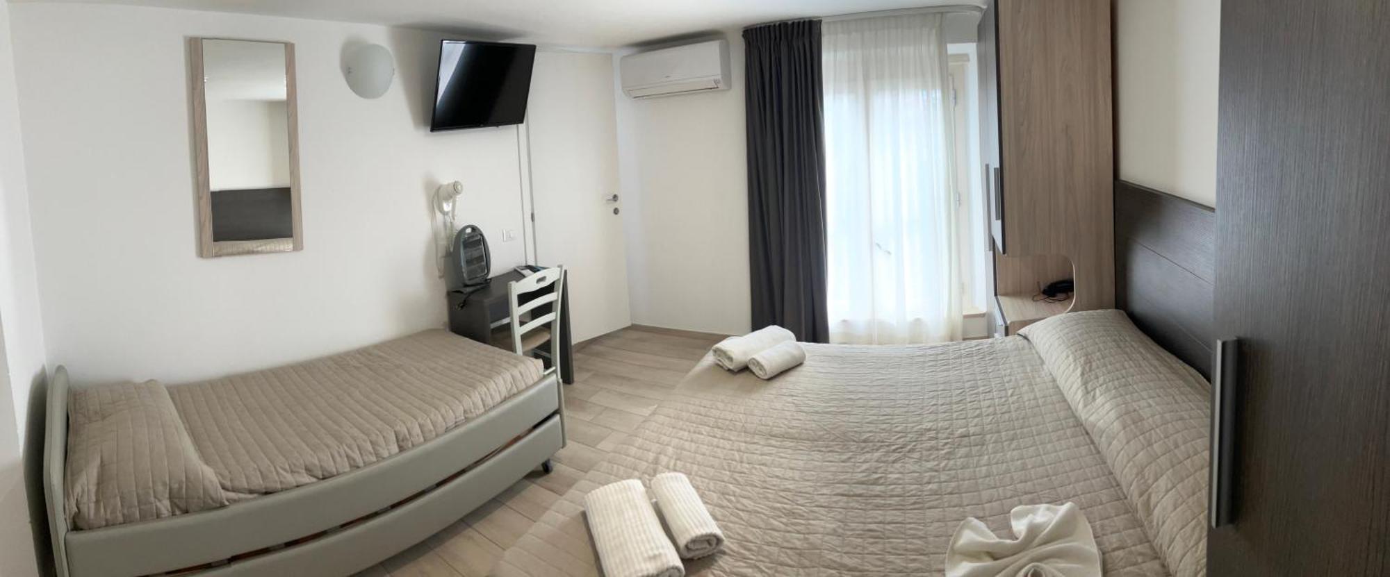 Hotel Bed And Book Rimini Exterior foto