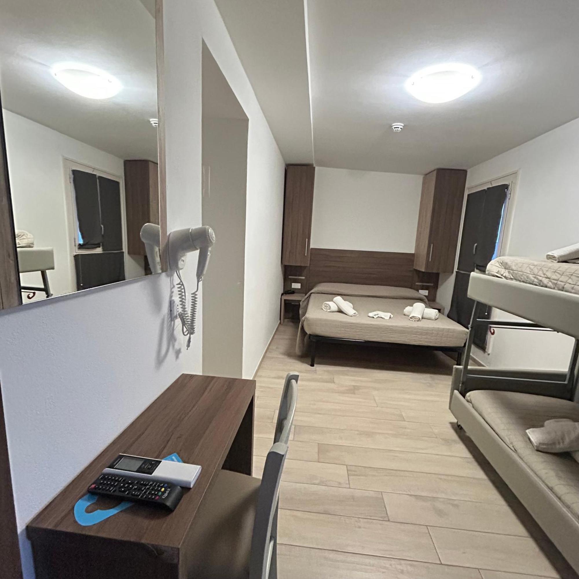 Hotel Bed And Book Rimini Exterior foto